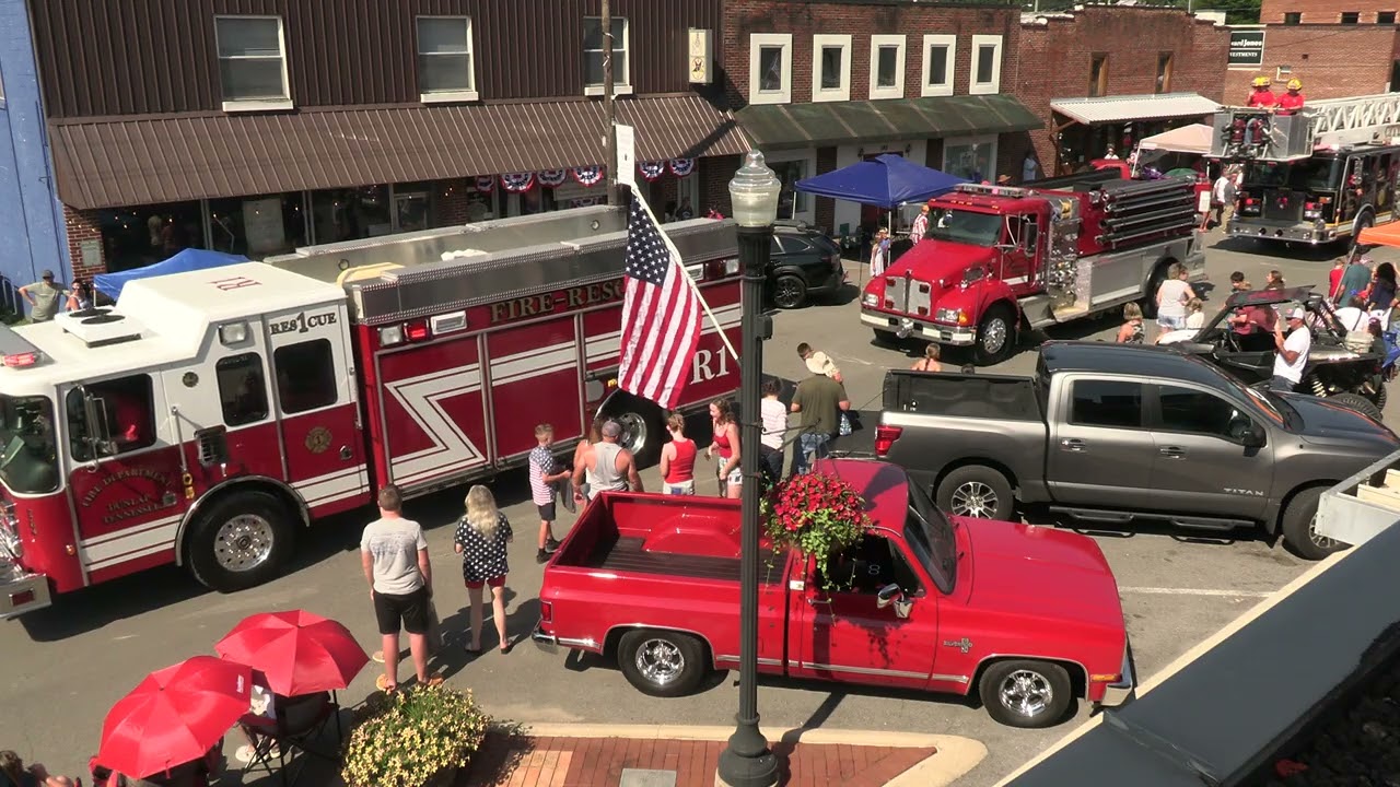 Dunlap Independence Day Parade 2025 BTC Fiber Cherry Street Office Roof View